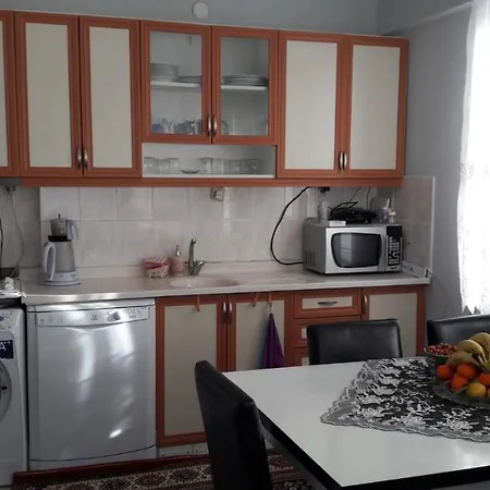Lara Kundu Caddesı